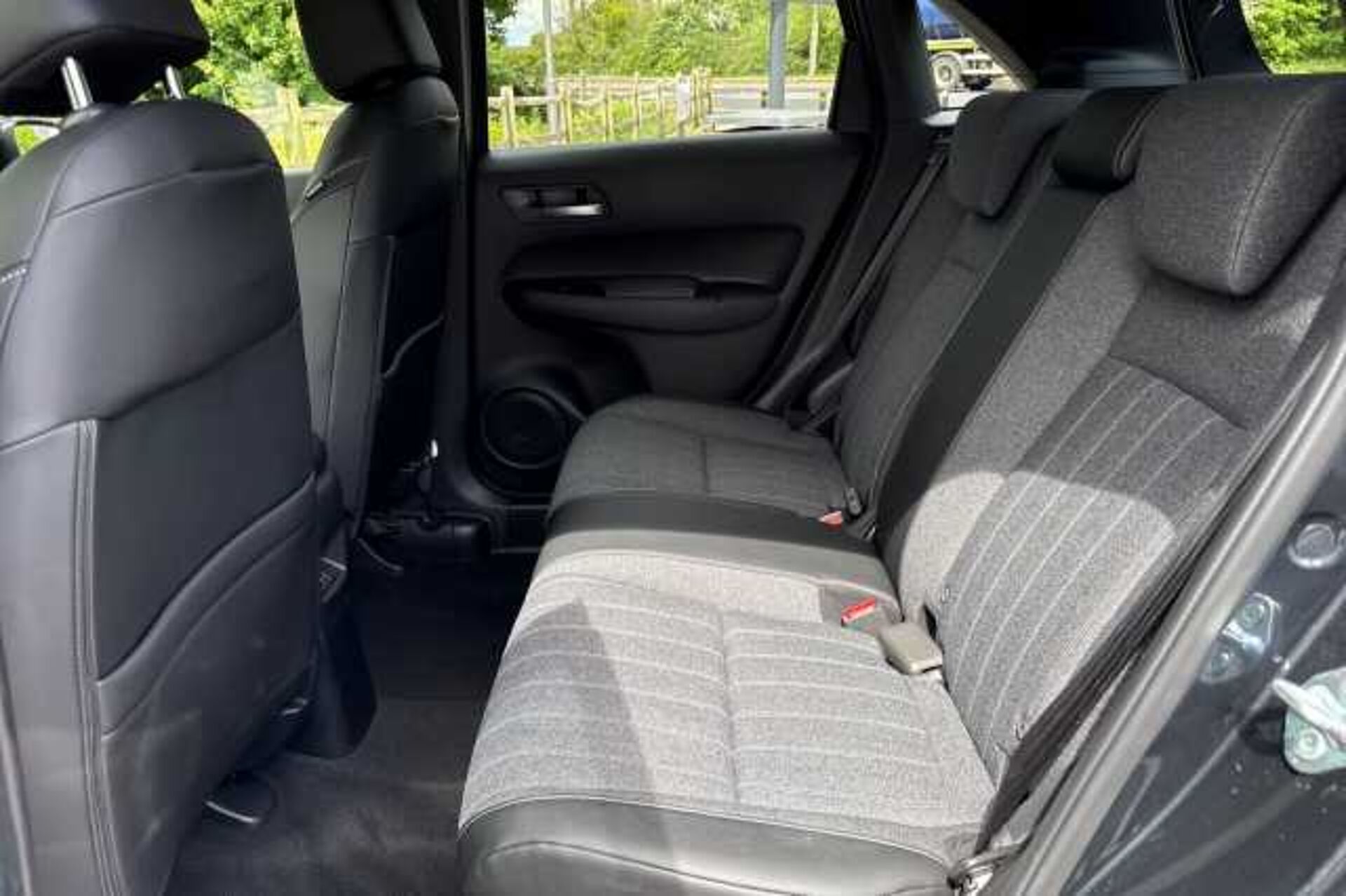 Honda Jazz Hybrid 1.5 i-MMD Advance eCVT 
