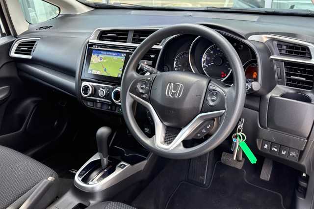 Honda Jazz 1.3 i-VTEC SE Navi CVT 