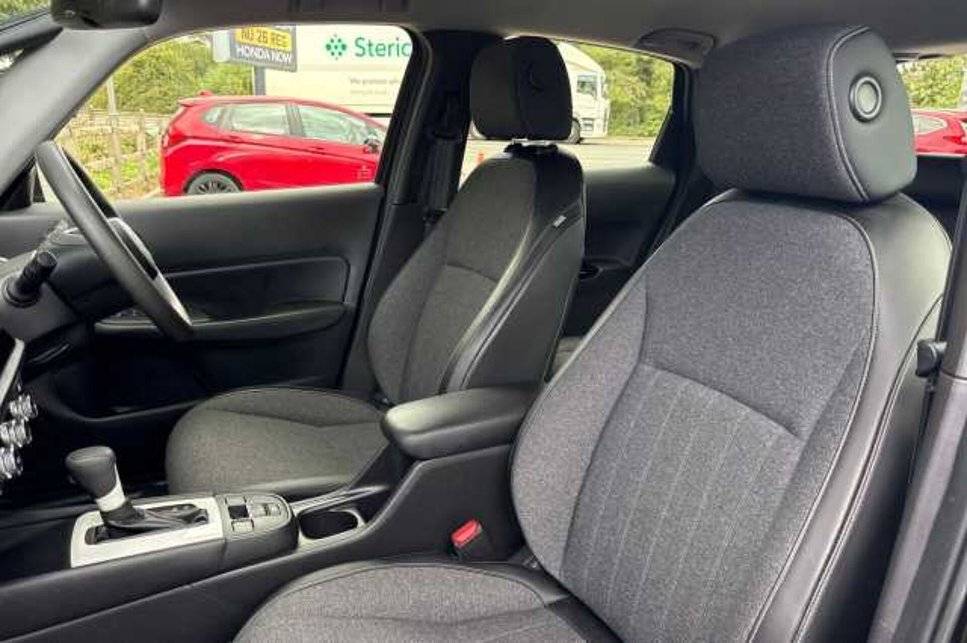 Honda Jazz Hybrid 1.5 i-MMD SR eCVT 