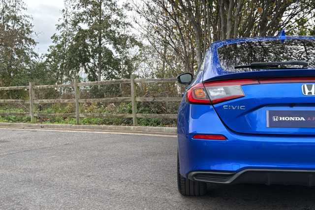 Honda Civic Hybrid 2.0 eHEV Advance eCVT 