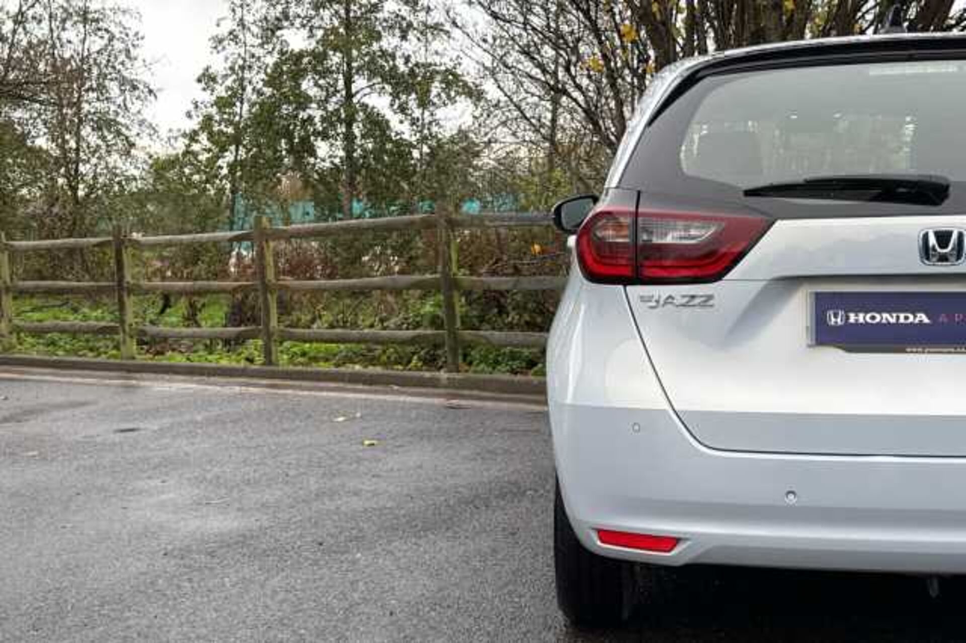 Honda Jazz Hybrid 1.5 i-MMD SR eCVT 