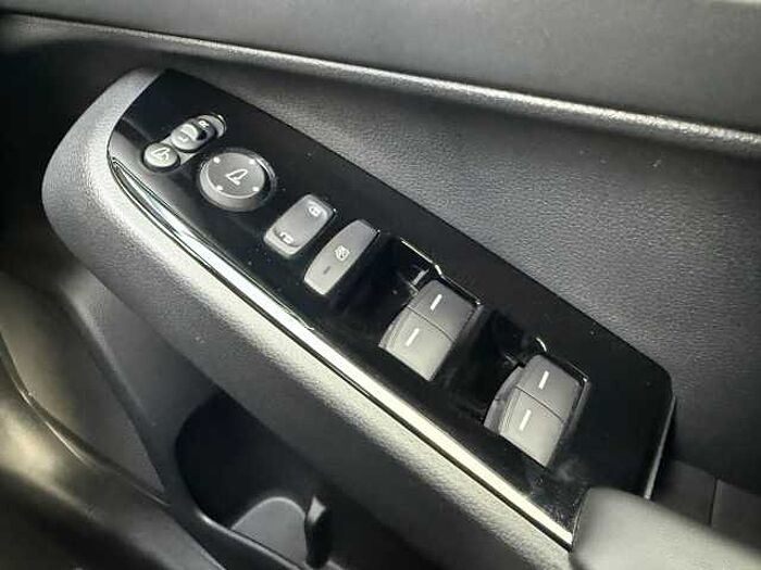 Honda HR-V Hybrid 1.5 eHEV Advance eCVT 