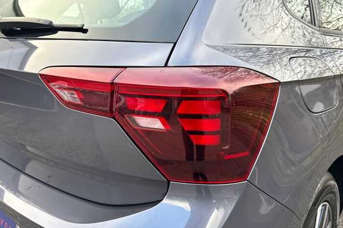 Volkswagen Polo 1.0 TSI Life 5dr DSG 