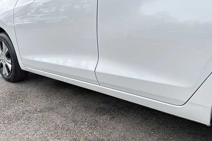 Honda Jazz Hybrid 1.5 i-MMD SR eCVT 