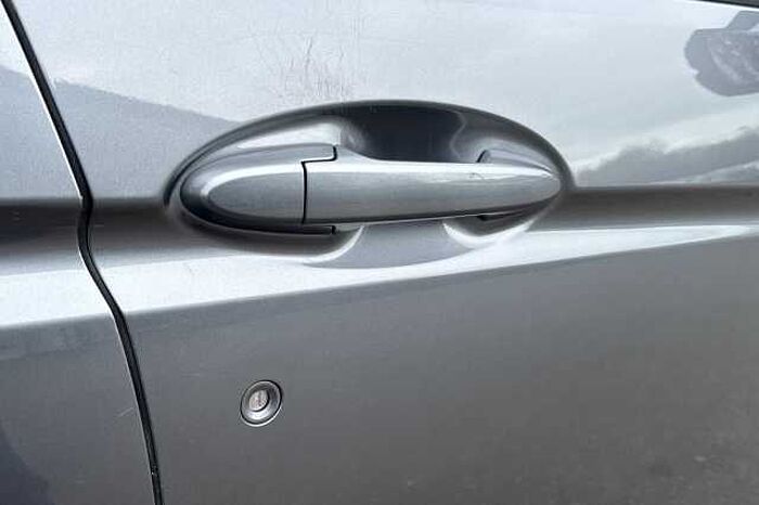 Honda Jazz 1.3 i-VTEC SE Navi CVT 