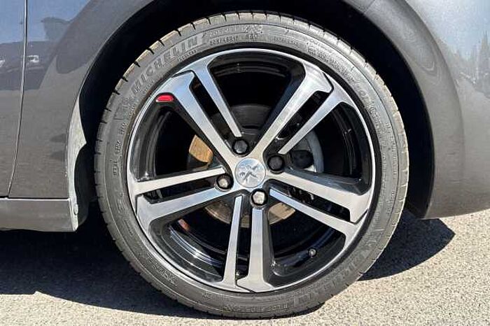 Peugeot 208 1.2 PureTech 110 GT Line 5dr Manual 