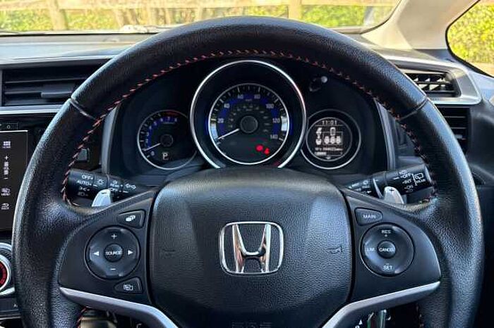 Honda Jazz 1.5 i-VTEC Sport CVT 