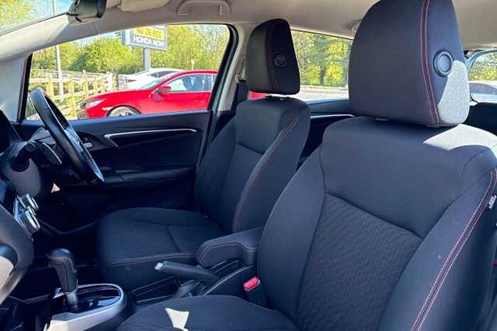 Honda Jazz 1.5 i-VTEC Sport CVT 