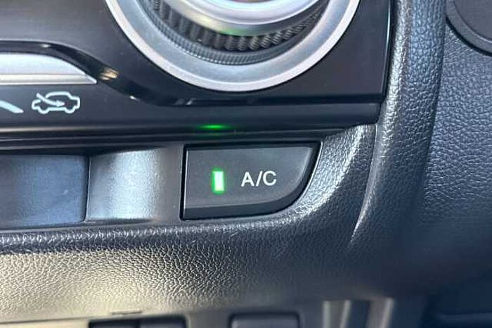 Honda Jazz 1.5 i-VTEC Sport CVT 