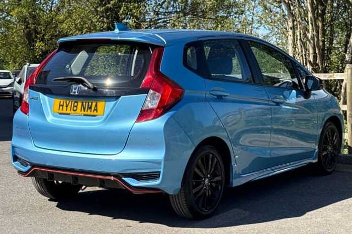 Honda Jazz 1.5 i-VTEC Sport CVT 