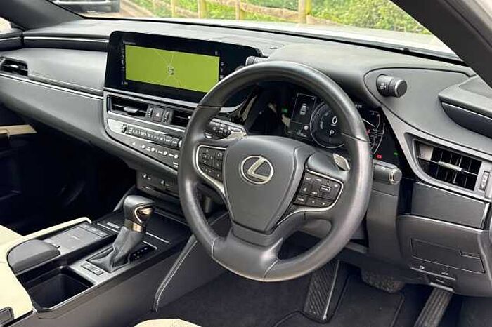 Lexus ES 300 300h 2.5 4dr CVT 