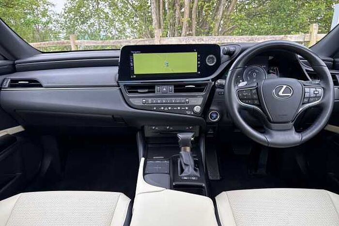 Lexus ES 300 300h 2.5 4dr CVT 
