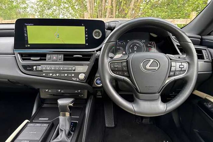 Lexus ES 300 300h 2.5 4dr CVT 