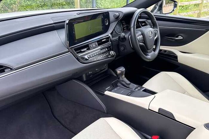 Lexus ES 300 300h 2.5 4dr CVT 