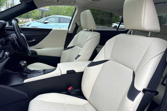 Lexus ES 300 300h 2.5 4dr CVT 