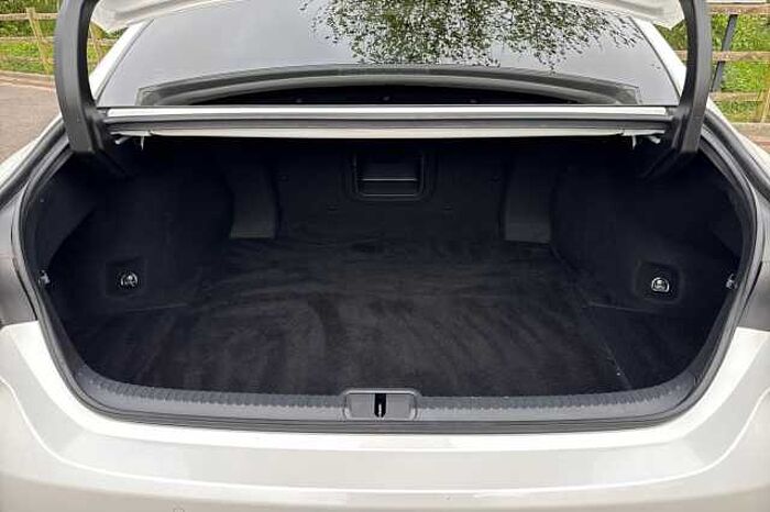 Lexus ES 300 300h 2.5 4dr CVT 