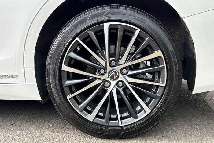 Lexus ES 300 300h 2.5 4dr CVT 