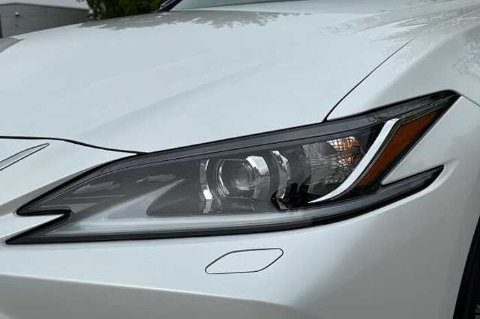 Lexus ES 300 300h 2.5 4dr CVT 