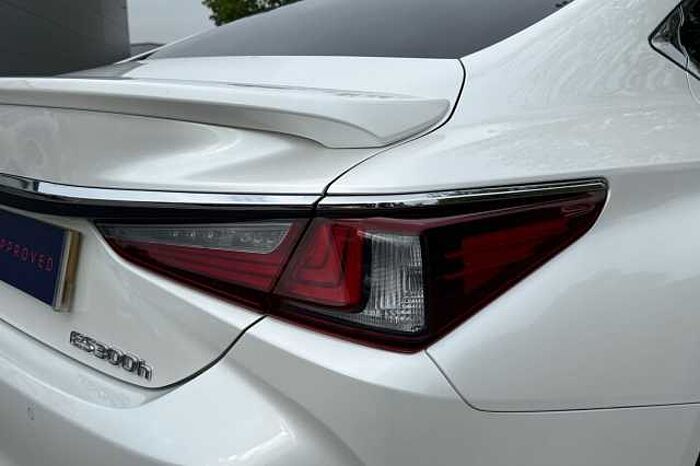 Lexus ES 300 300h 2.5 4dr CVT 