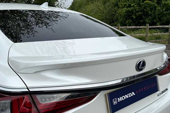 Lexus ES 300 300h 2.5 4dr CVT 