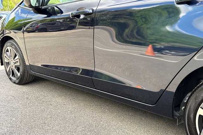 Honda Jazz Hybrid 1.5 i-MMD Advance eCVT 