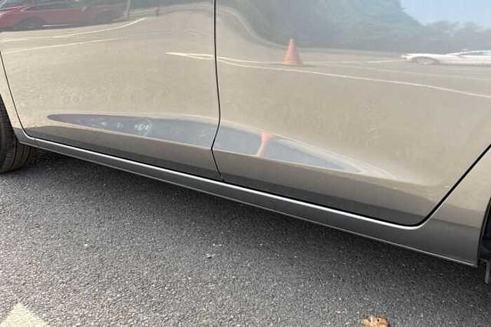 Honda Jazz Hybrid 1.5 i-MMD SR eCVT 
