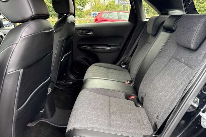 Honda Jazz Hybrid 1.5 i-MMD SR eCVT 