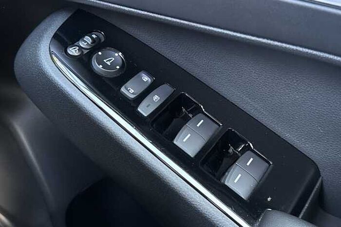 Honda HR-V Hybrid 1.5 eHEV Advance eCVT 