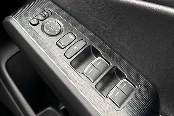 Honda Civic Hybrid 2.0 eHEV Advance eCVT 