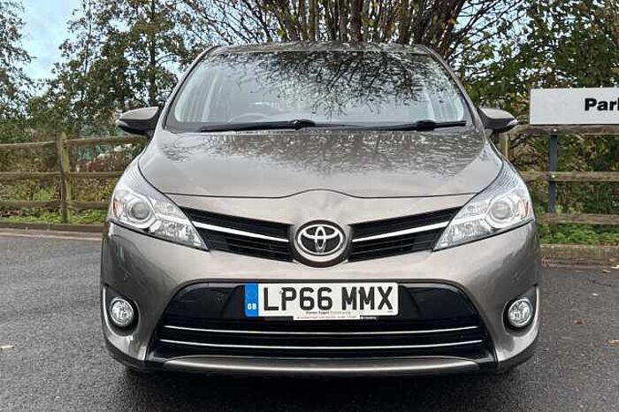 Toyota Verso 1.8 V-matic Icon TSS M-Drive S 