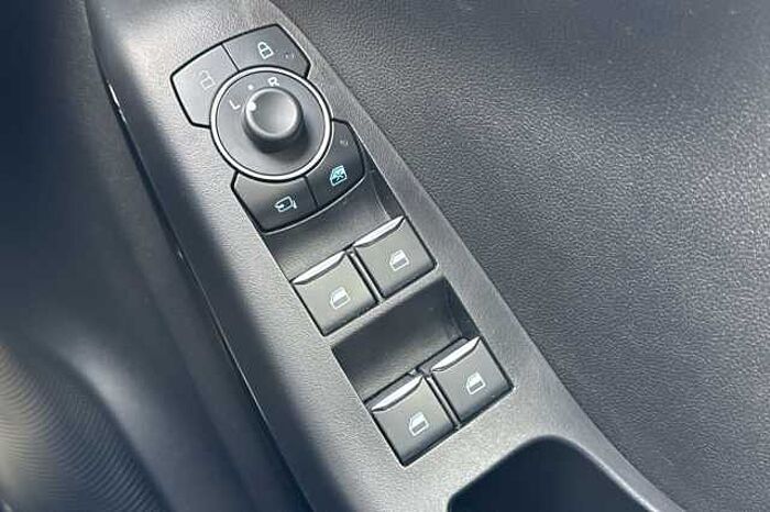 Ford Puma 1.0 EcoBoost Hybrid mHEV Vivid Ruby Ed DCT 